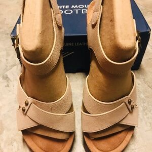 White Mountain Women's Beige Sandals
